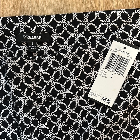 Premise Stylish Black and White Women's stretch cropped Pants - Picture 9 of 9